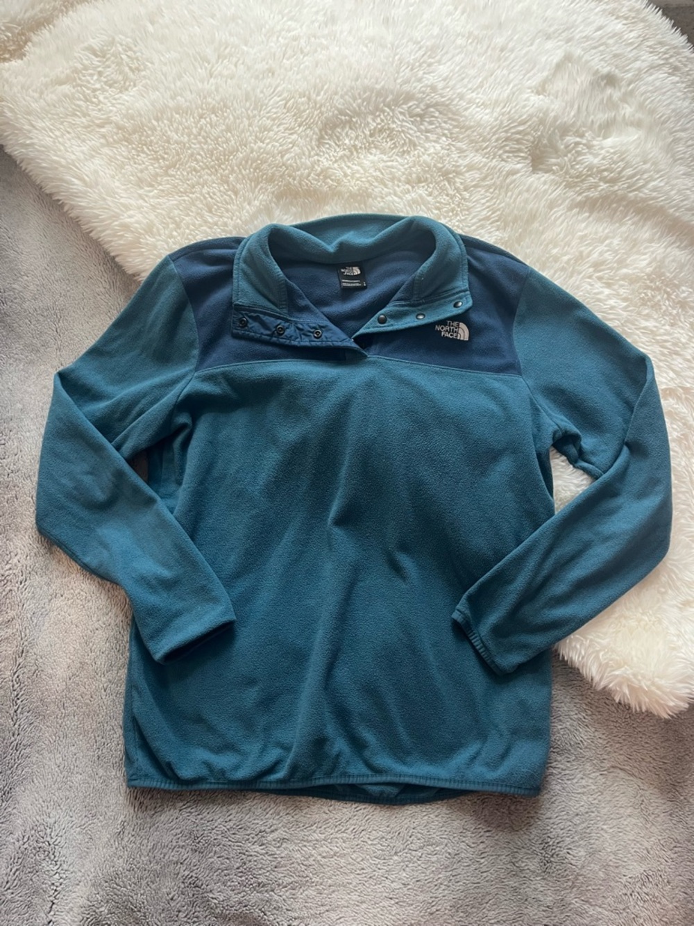 The North Face Teal and Navy Snap-Button Fleece Pullover